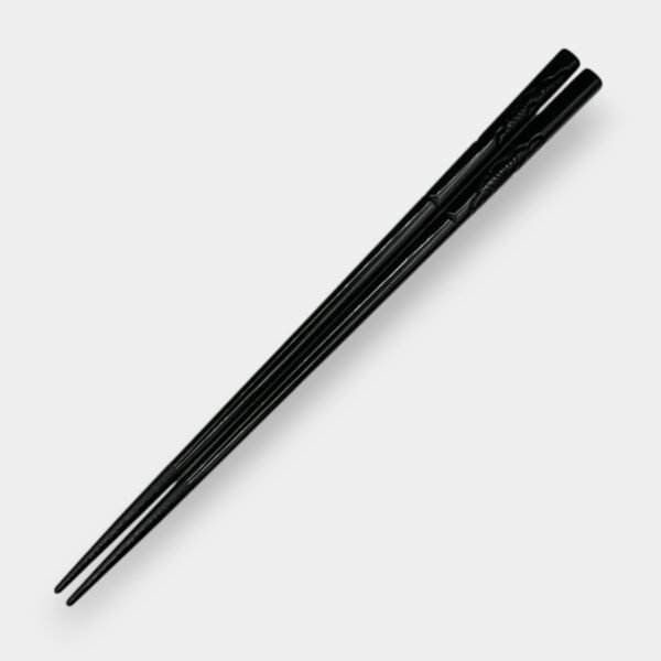 Baguettes sculptées en laque – Motif Pin